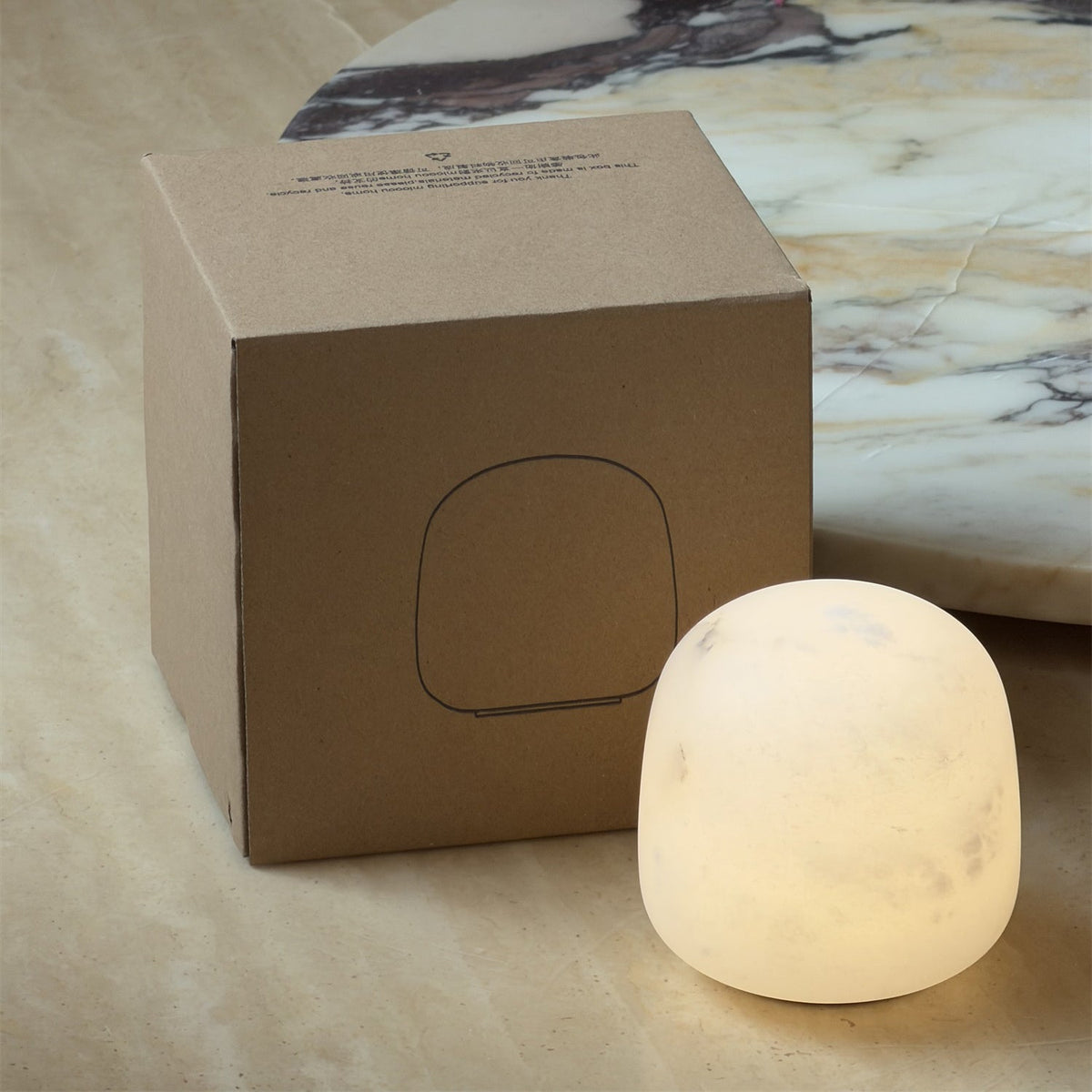 Minimalistische Alabaster-Tischleuchte Alvane