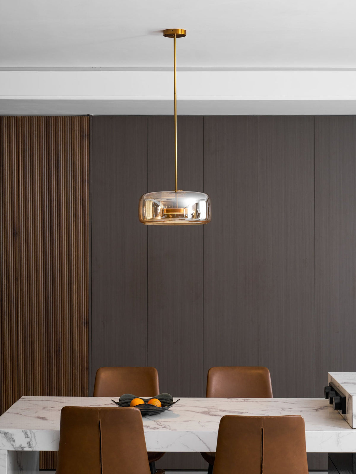 Handgeblasene Pendelleuchte mit Glasglocke