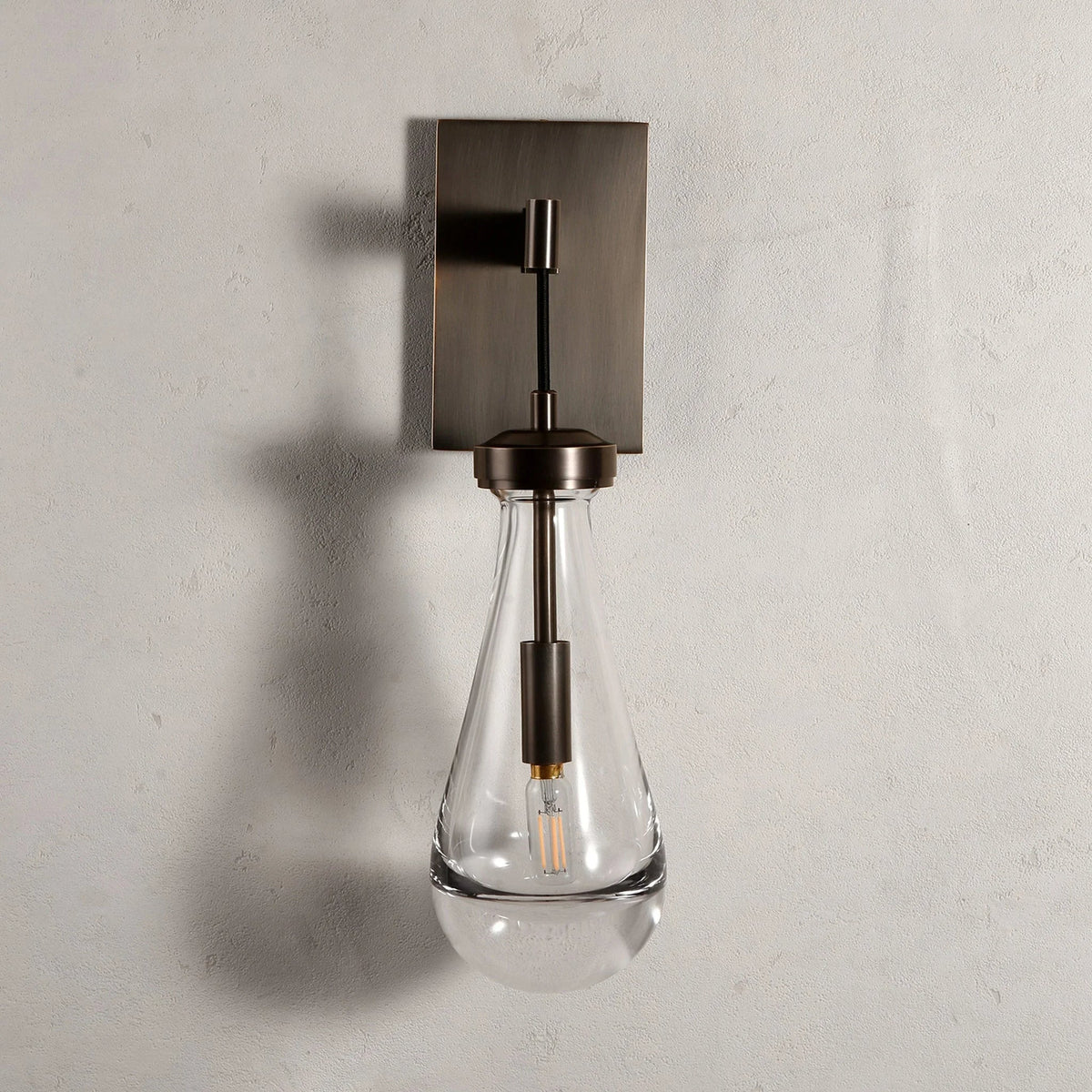 Tropfenförmige Glas-Wandleuchte