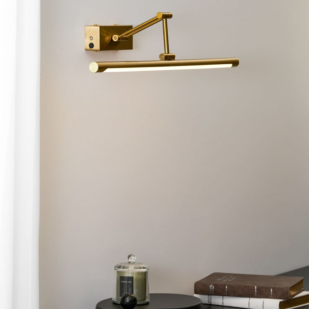 Verstellbare goldene Bilderleuchte