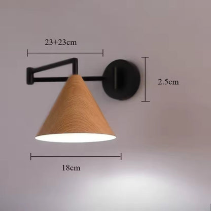Linnoro skandinavische Wandleuchte mit Holzoptik und Schwenkarm