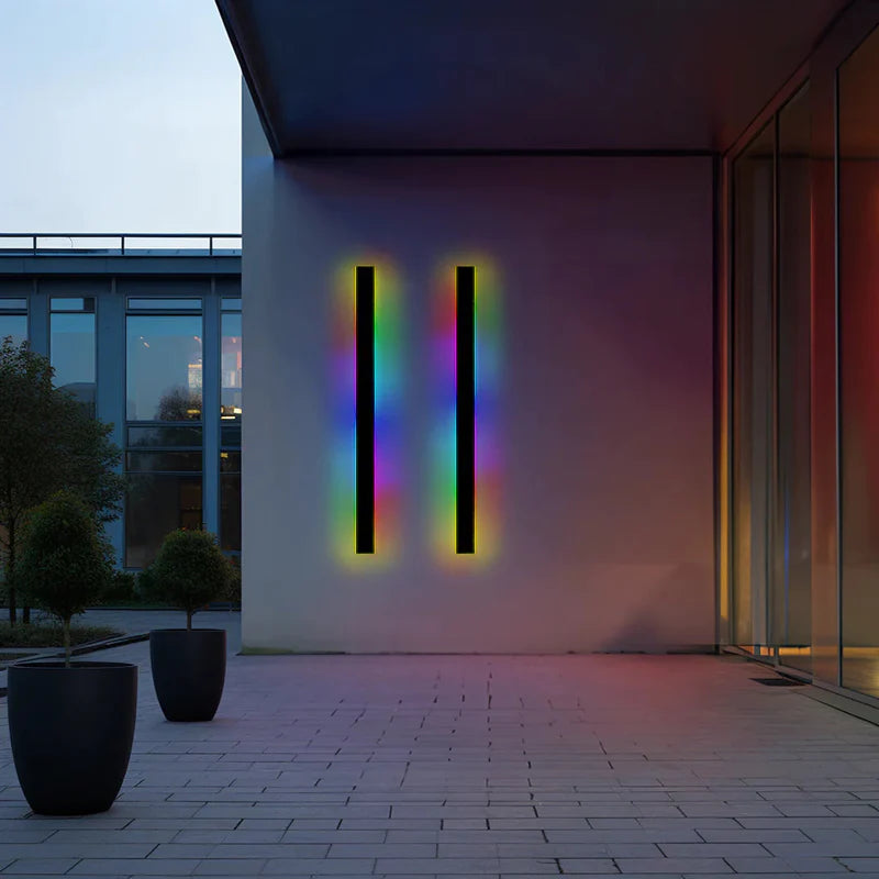 Veldrin minimalistisches, schlankes schwarzes Außen-Wandlicht aus Metall