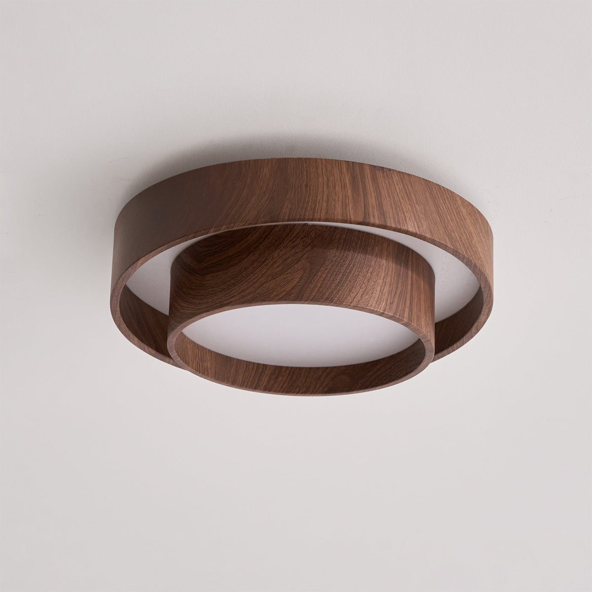 Deckenleuchte „Walnuss-Spiralring“