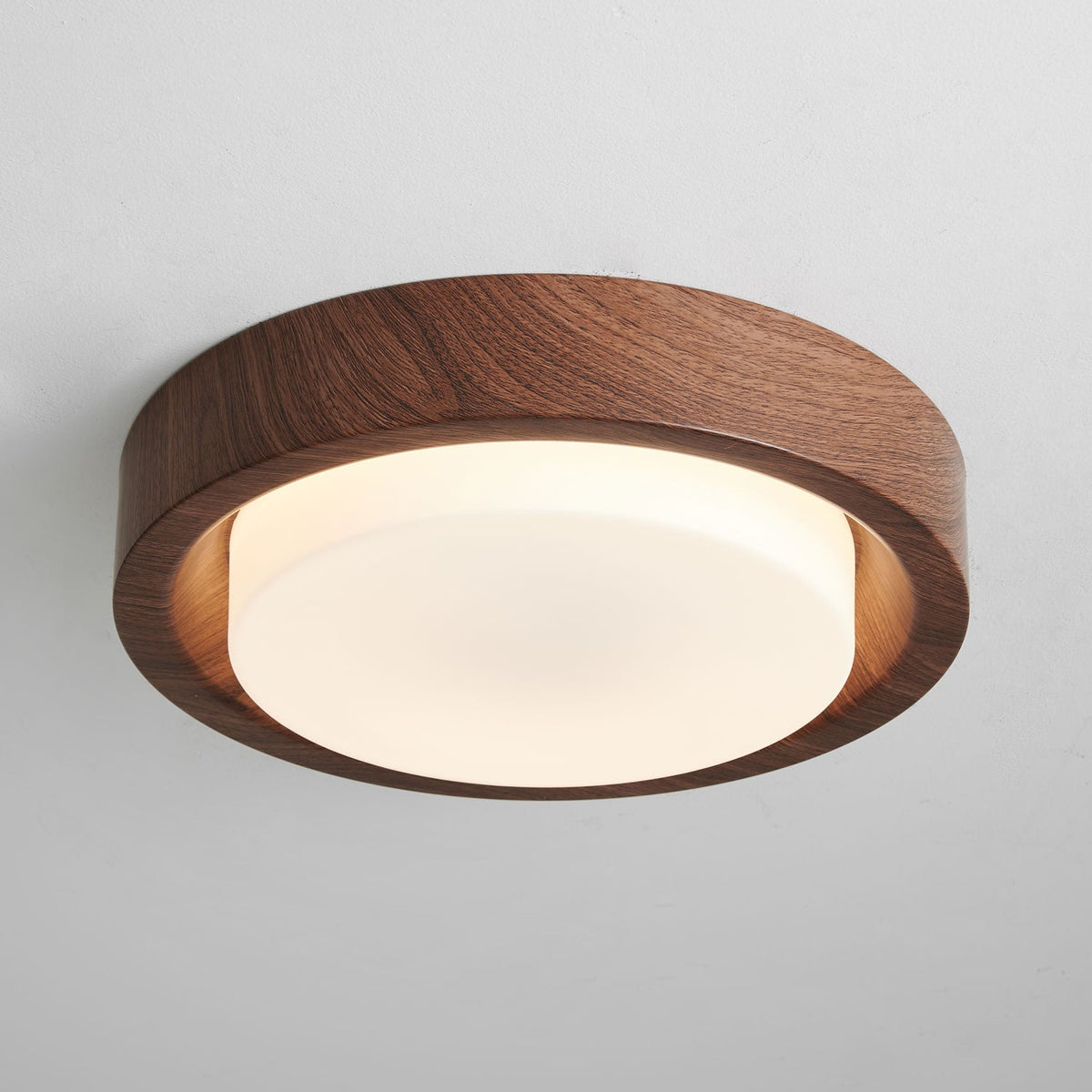 Runde Deckenleuchte aus Holz und Glas