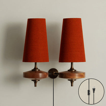 Wandlampe zum Einstecken aus Walnussholz und Messing