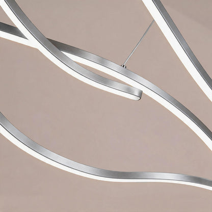 Fließende LED-Pendelleuchte in Bandform