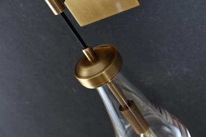 Tropfenförmige Glas-Wandleuchte