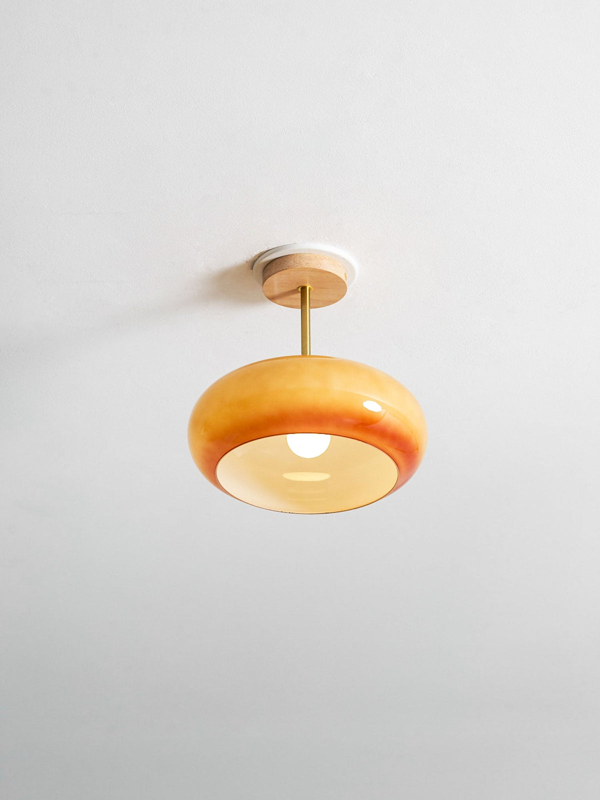 Ovale Deckenleuchte aus Glas und Holz