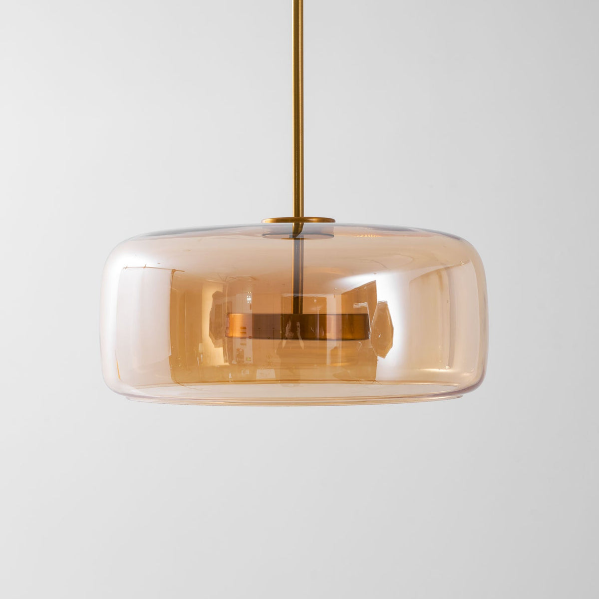 Handgeblasene Pendelleuchte mit Glasglocke