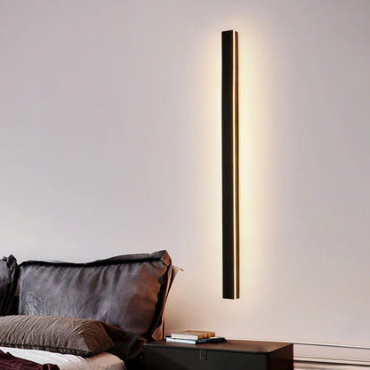 Veldrin minimalistisches, schlankes schwarzes Außen-Wandlicht aus Metall