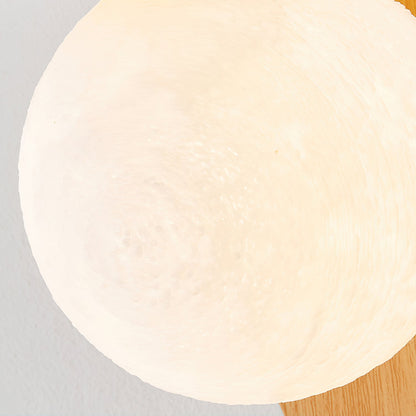 Minimalistische Velmara-Holz-Wandleuchte in Globusform
