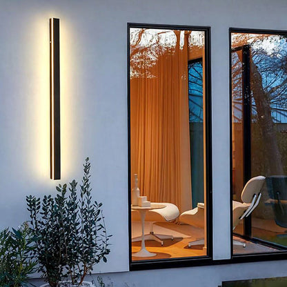 Veldrin minimalistisches, schlankes schwarzes Außen-Wandlicht aus Metall
