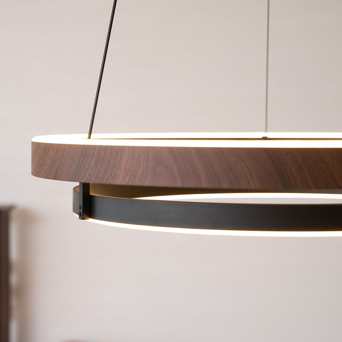 Doppelring-Walnuss-LED-Kronleuchter