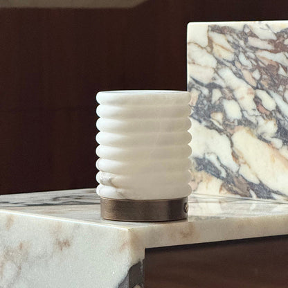 Minimalistische Alabaster-Tischleuchte Alvane