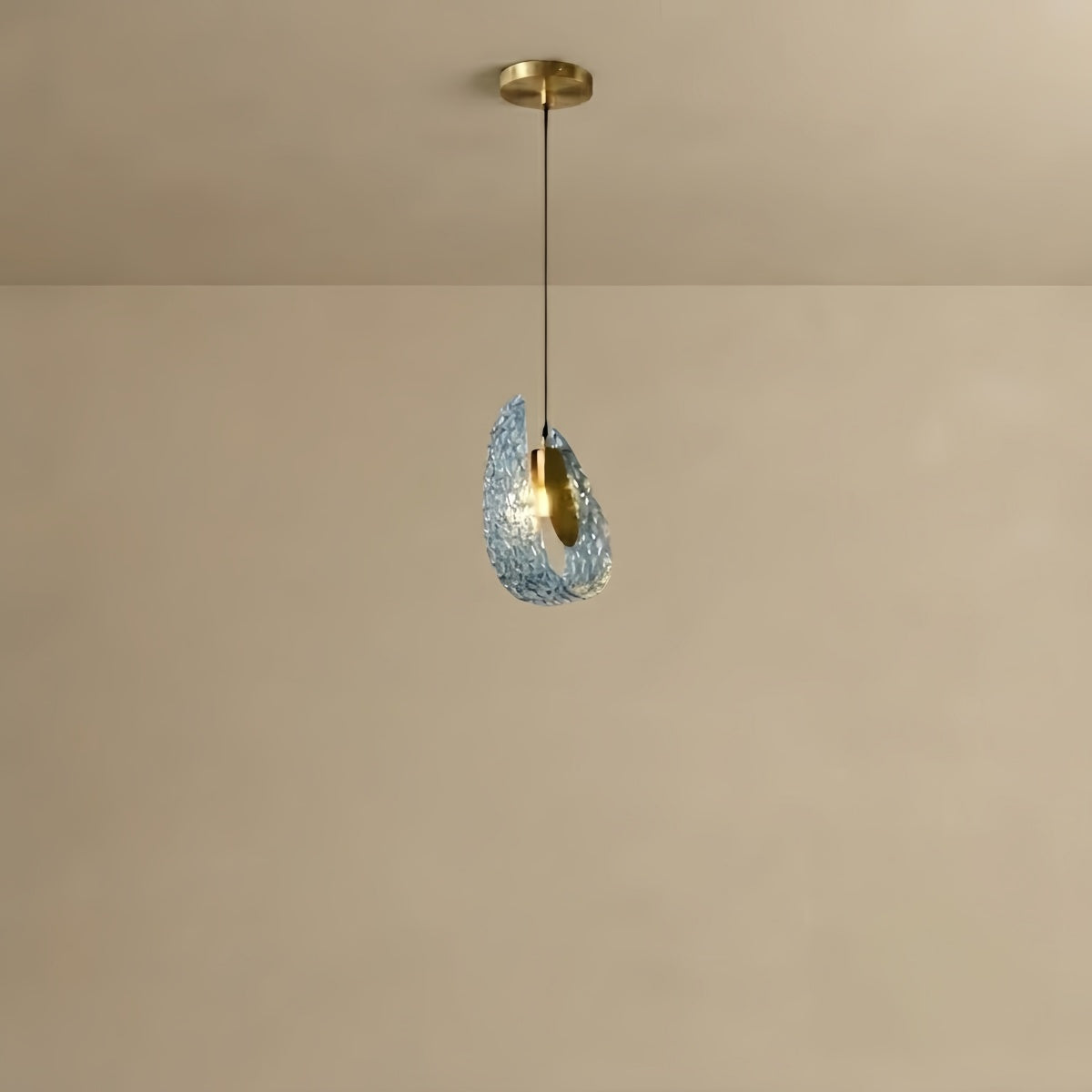Glas-Kronleuchter mit Pfauenfedern