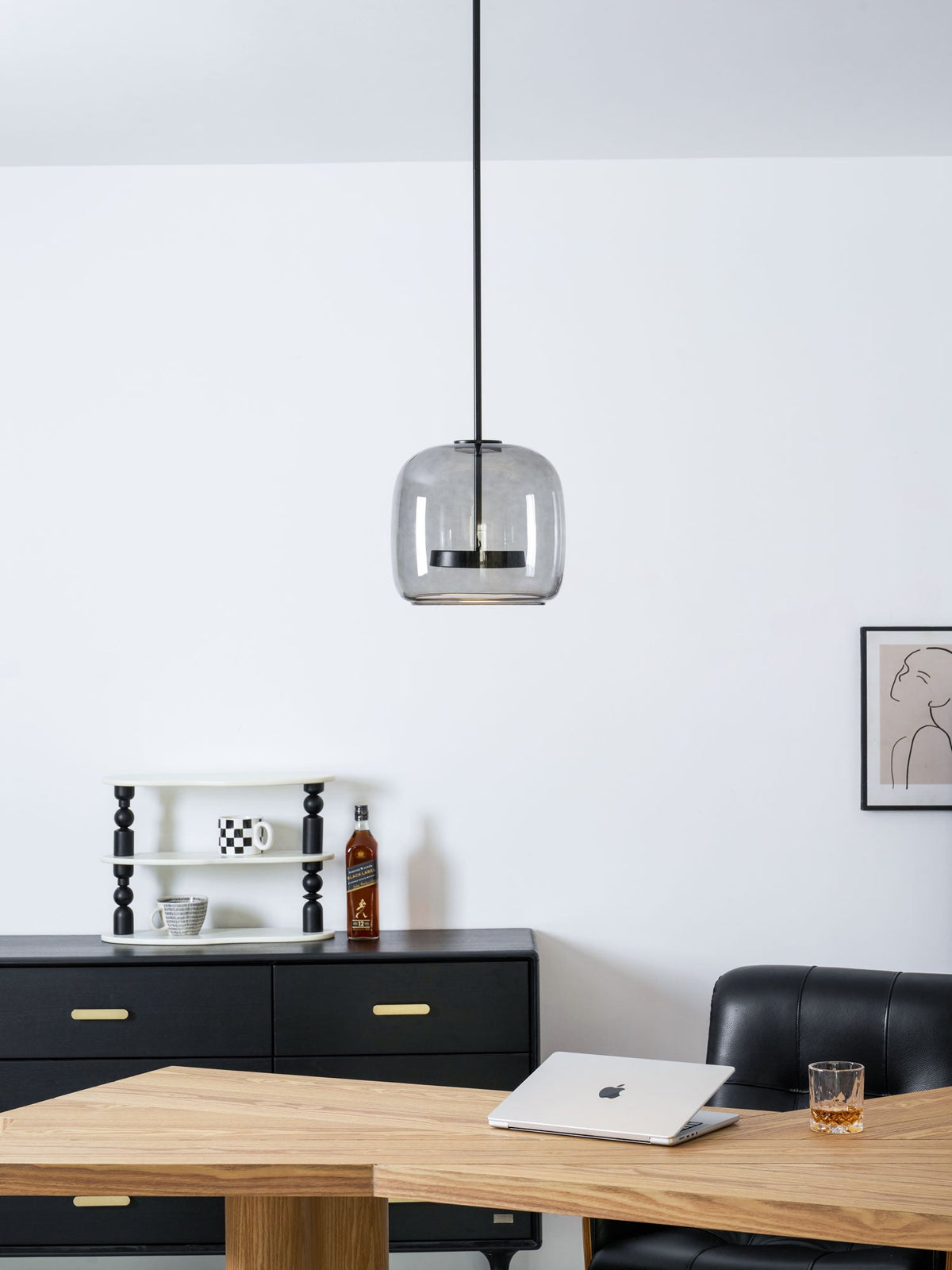 Handgeblasene Pendelleuchte mit Glasglocke