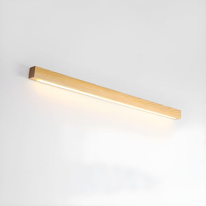 Schlanke lineare Wandleuchte aus Holz