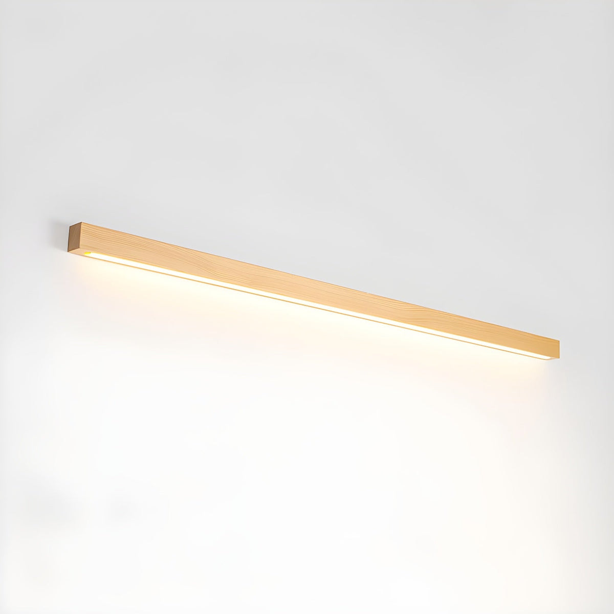Schlanke lineare Wandleuchte aus Holz