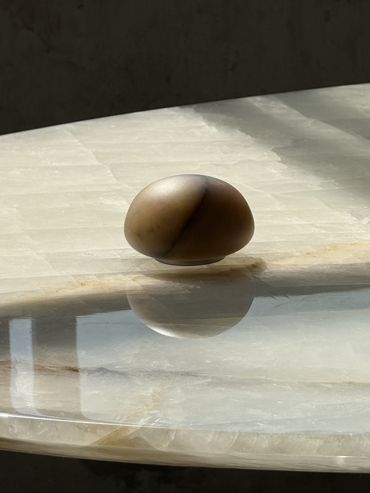 Minimalistische Alabaster-Tischleuchte Alvane