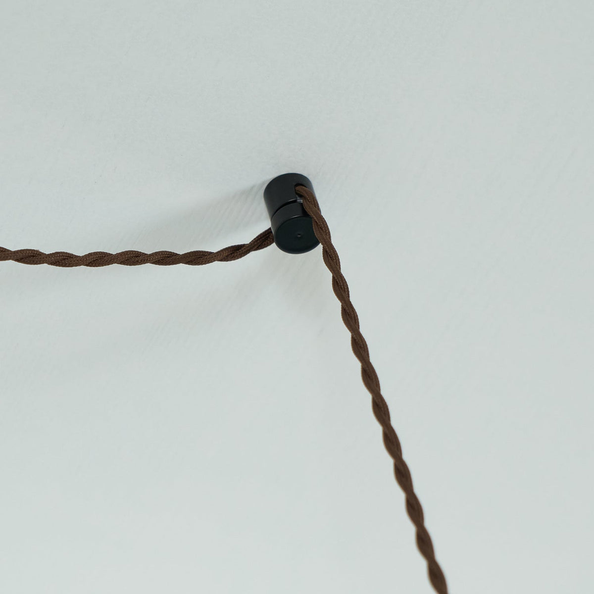 Stecker-Pendelleuchte aus Bernsteinglas