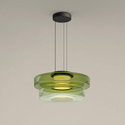 Pendelleuchte mit übereinander angeordneten Glasscheiben