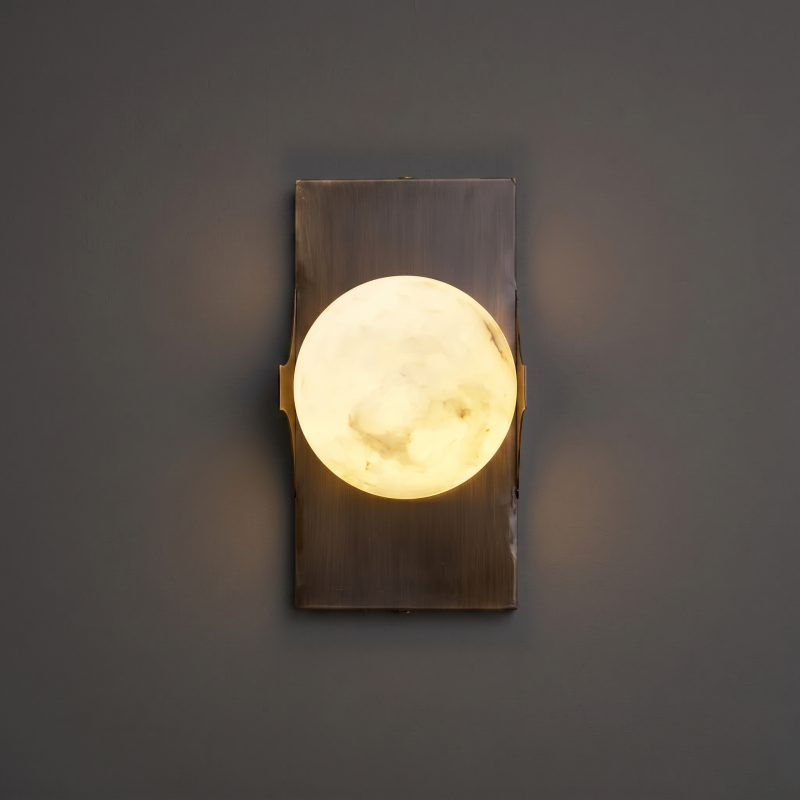 Skulpturale Alabaster-Wandleuchte