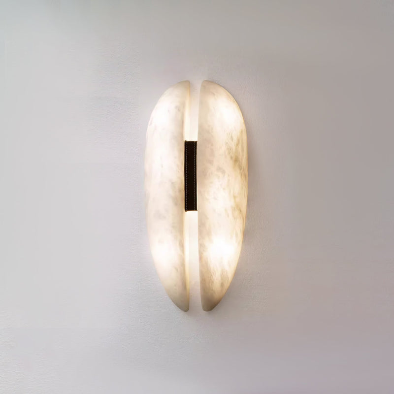 Skulpturale Alabaster-Wandleuchte