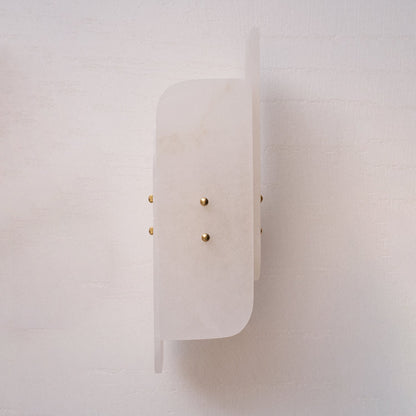 Skulpturale Alabaster-Wandleuchte