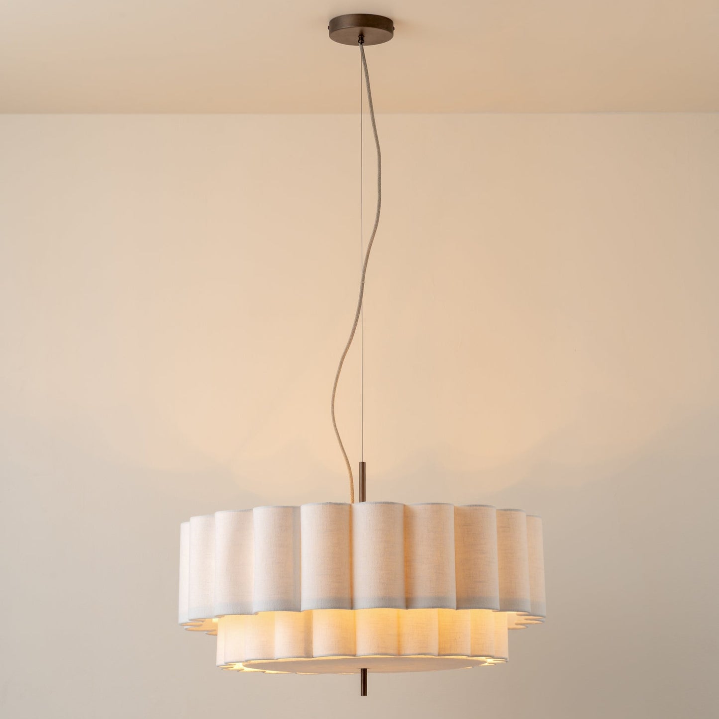 Große gewellte Hängelampe