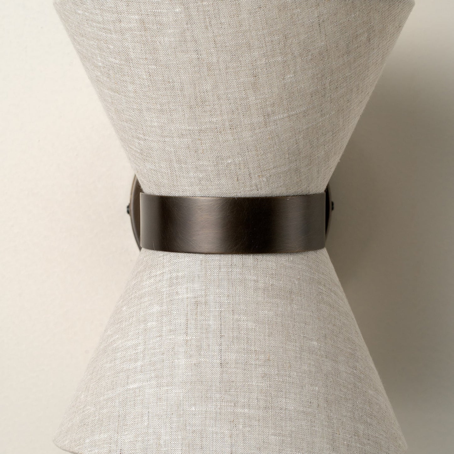 Bronze- und Leinen-Wandleuchte