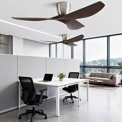 Moderner Deckenventilator mit Gleichstrommotor