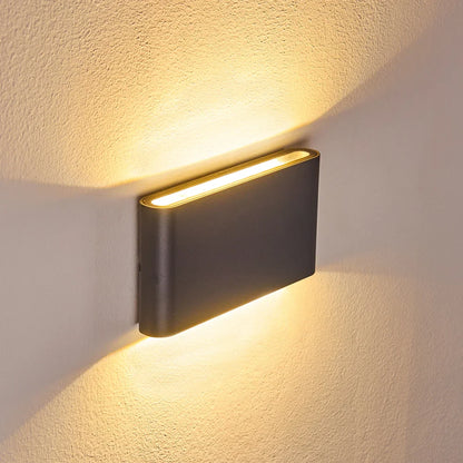 Moderne wasserdichte Außenleuchte mit Auf- und Abwärtslicht