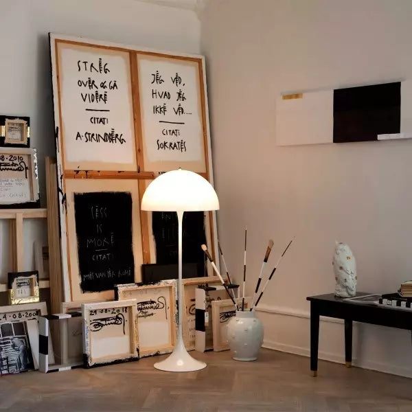 Moderne Pilz-Stehleuchte