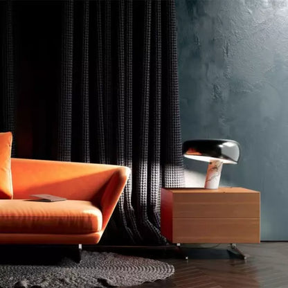 Ikonische Tischlampe mit Marmorsockel