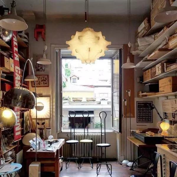 Skulpturale Kokon-Hängeleuchte