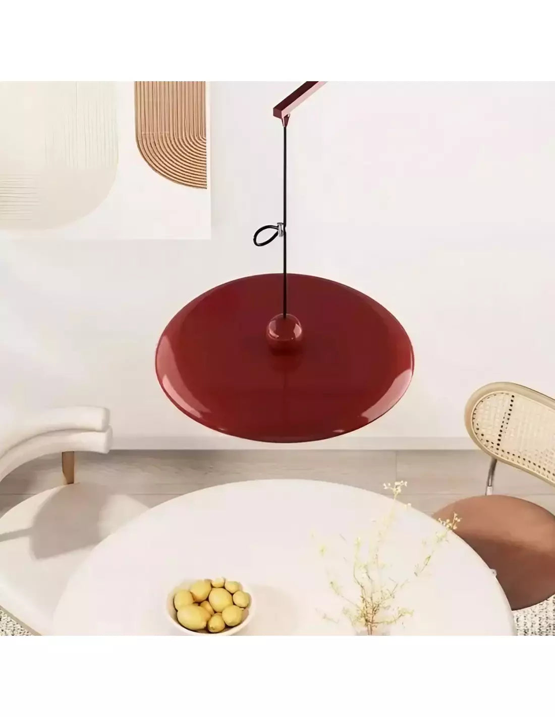 Moderne Hängelampe mit schwenkbarem Arm