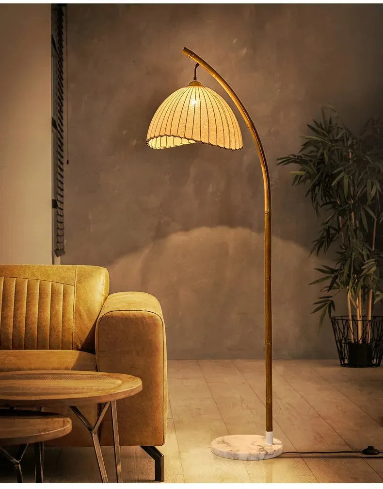 Vintage Bambus-Stehlampe – Retro-Design mit warmem Licht-Aster Selection
