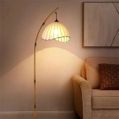 Vintage Bambus-Stehlampe – Retro-Design mit warmem Licht-Aster Selection